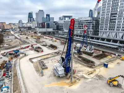 Bis 2027 wird das BAUER BCS 185 power pack an mehreren neuen Stationen der Pariser Linie 15 zum Einsatz kommen, um Schlitzwandarbeiten auszuführen. 