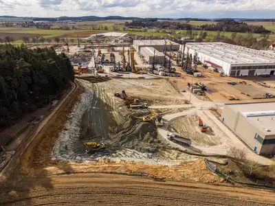 Bauer Resources wurde mit den Erdarbeiten beauftragt.